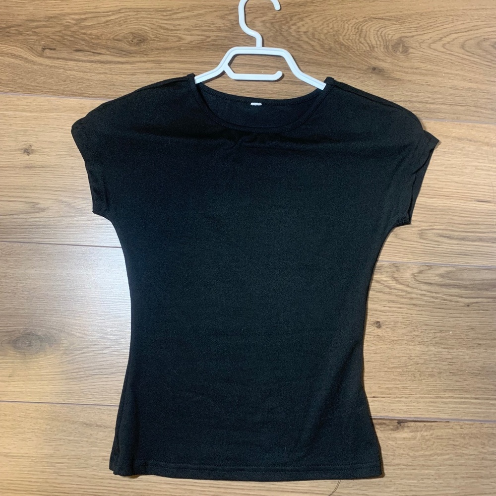 Sleek black fitting top
